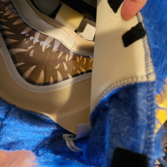 Poppy's Playtime Huggy Wuggy Plush Mask - Halloween Costume - Picture 4 of 4